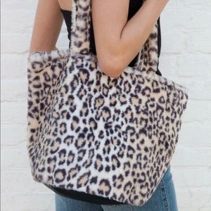 Brandy Melville LEOPARD PRINT FAUX FUR TOTE BAG